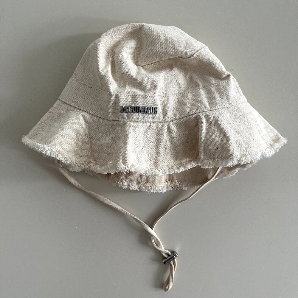 Jacquemus fisherman hat with logo detail in cotton